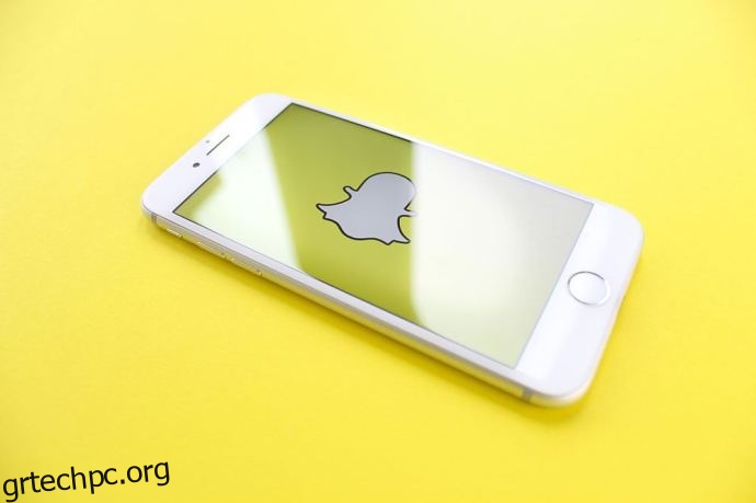 Πώς να ενεργοποιήσετε τη σκοτεινή λειτουργία στο Snapchat