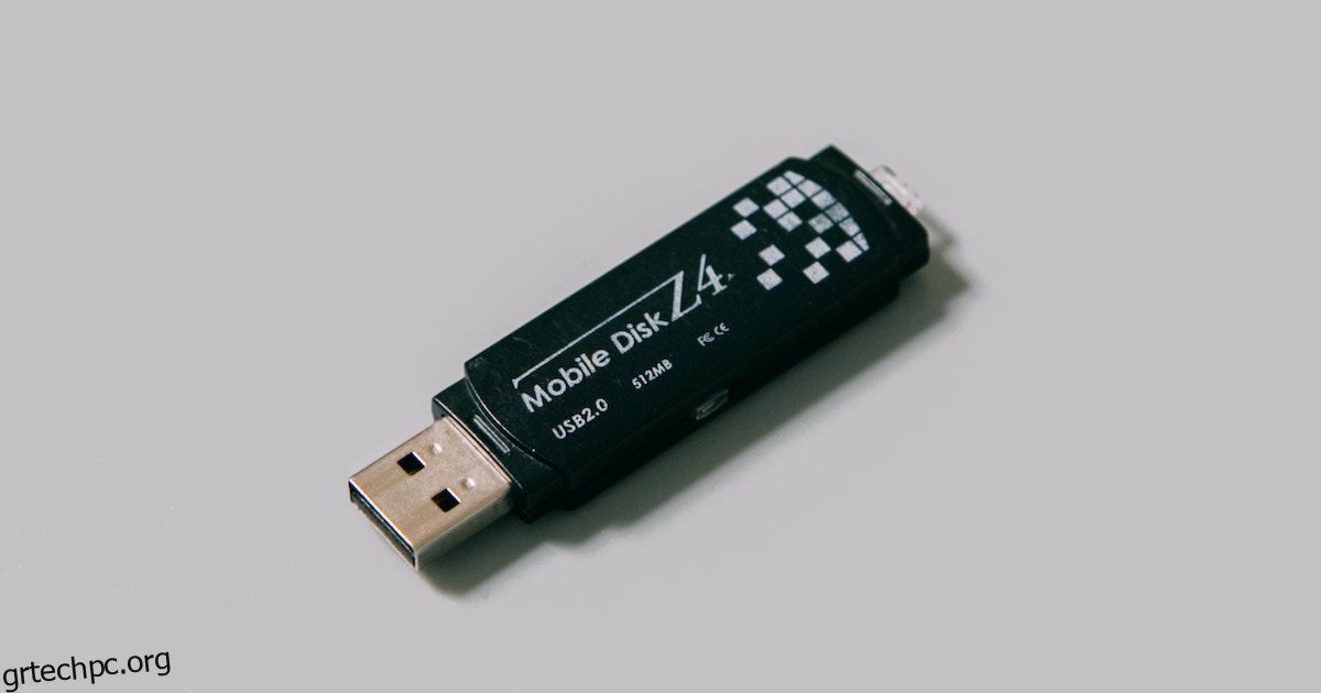 Πώς να διορθώσετε ένα USB Stick που δεν μεταφέρει δεδομένα στα Windows